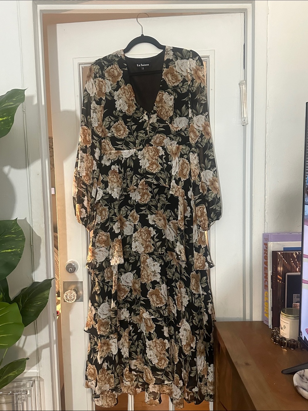 En Saison Floral Long Sleeve Midi Dress